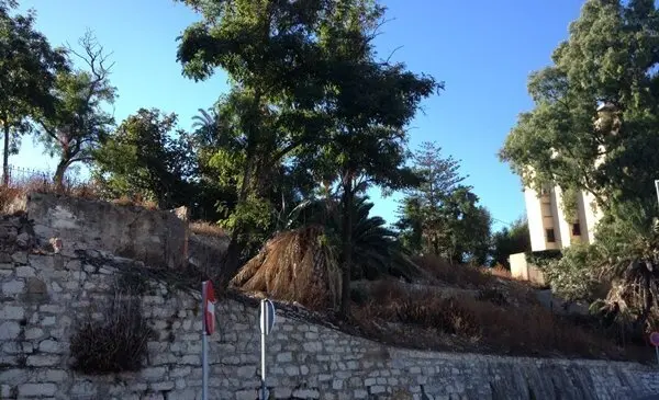Talud, Hotel Reina Cristina, Parques y Jardines