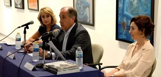 Sala cajasur presentacion libro de Ana Maria Aranda