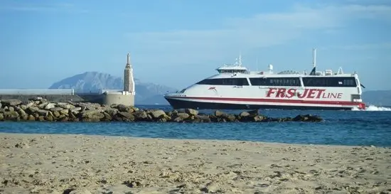 Puerto de Tarifa. Ferry FRS entrando