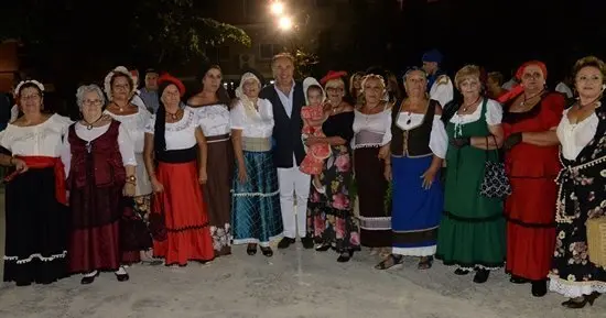 fiesta pa&ntilde;uelo camafeo