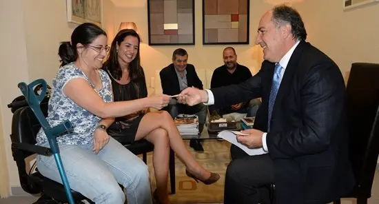 Foto alcalde subvenci&oacute;n Esclerosis