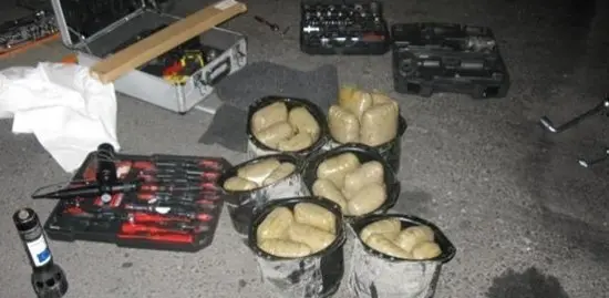 Parte de la droga intervenida