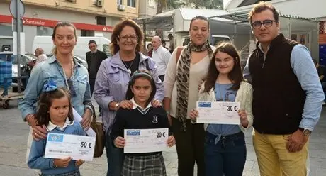 entrega de premios del concurso de dibujo escolar de tosantos