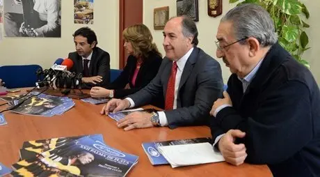 rueda presentacion revista al-yazirat