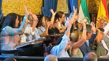 El PP aprobando en un Pleno, Sep2013