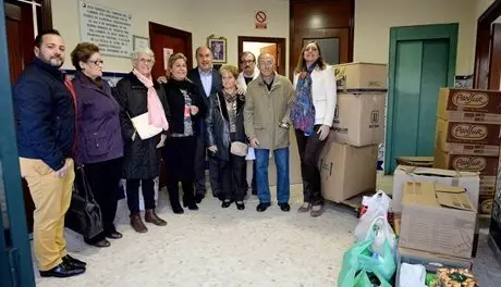 entrega de alimento belen de pelayo
