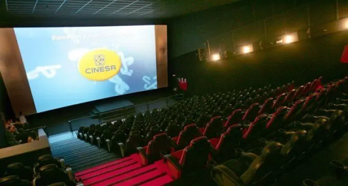 cinesa-confirma-el-cierre-este-martes-de-sus-18-salas-en-el-centro-comercial-bahia-plaza-de-los-barrios