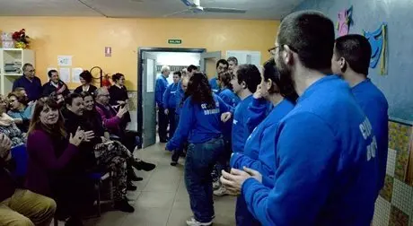 Presentacion de la chirigota de Apadis salvame
