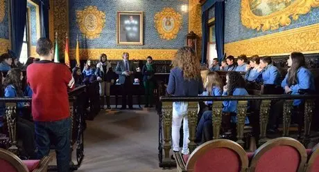 visita al salon de pleno del colegio huerta de la cruz
