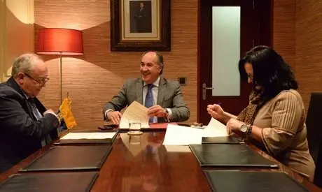 Alcaldia firma de convenio con upta