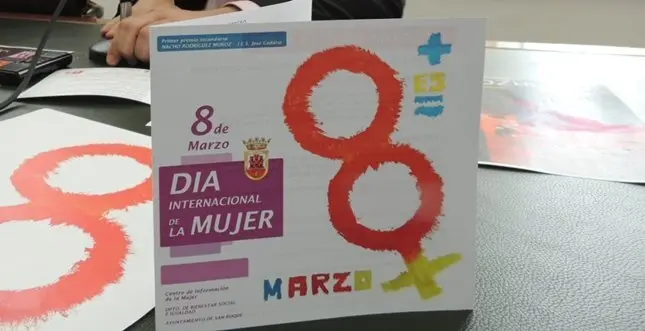 present dia mujer3