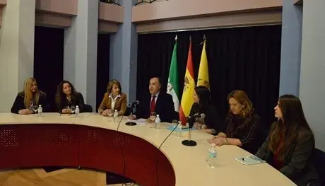 mesa redonda dia de la mujer