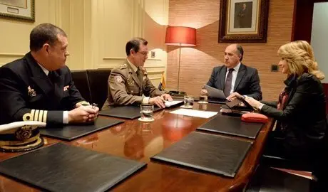 ALCALDIA REUNION CON EL GOBERNADOR MILITAR