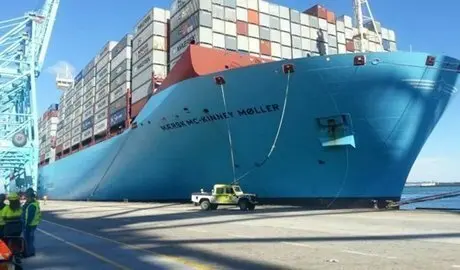Llegada Algeciras McKinnley Moller cedida1, Nov2013 (23)