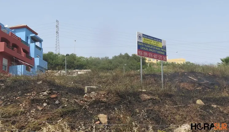 Incendio1 Parcela Pajarete Mayo 2015