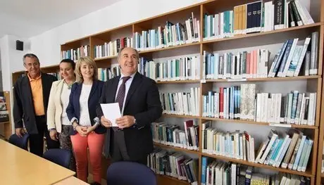 VISITA A LA BIBLIOTECA DEL ESTRECHO