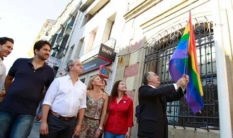 BANDERA ORGULLO GAY ANDRES CARRASCO (26)
