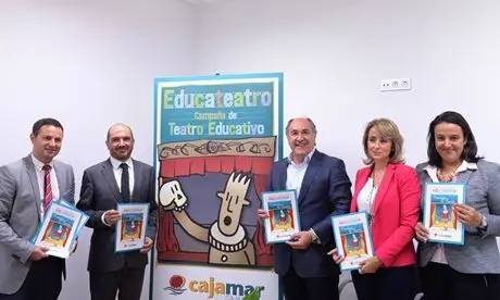 FIRMA CONVENIO EDUCATEATRO CON CAJAMAR