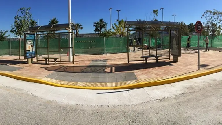 Acceso Central. Parada de Autob&uacute;s