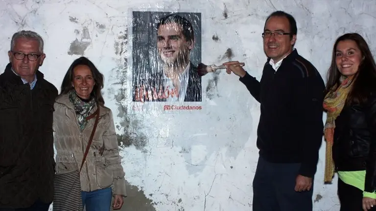 Pegada de carteles de Ciudadanos