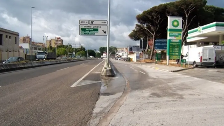 V&iacute;a de servicio de la A-7