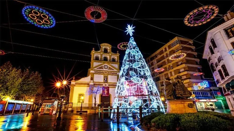 La-L&iacute;nea-en-Navidad-Felipe-L&oacute;pez-Lozano