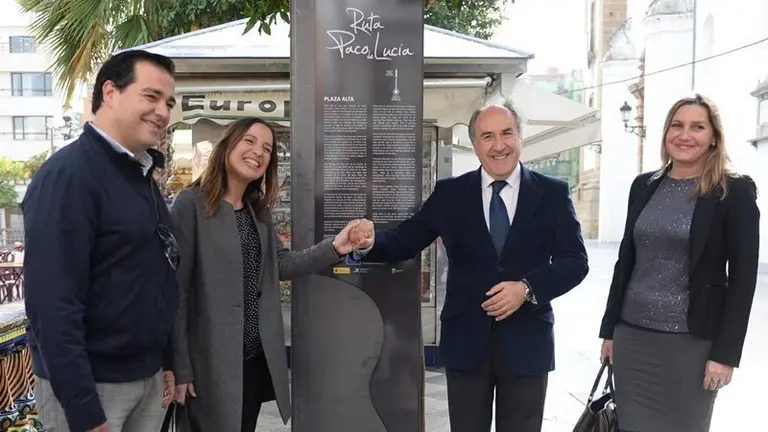 Inauguraci&oacute;n del monolito de la Plaza Alta