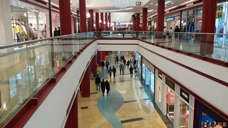 Interior Centro Comercial Puerta Europa