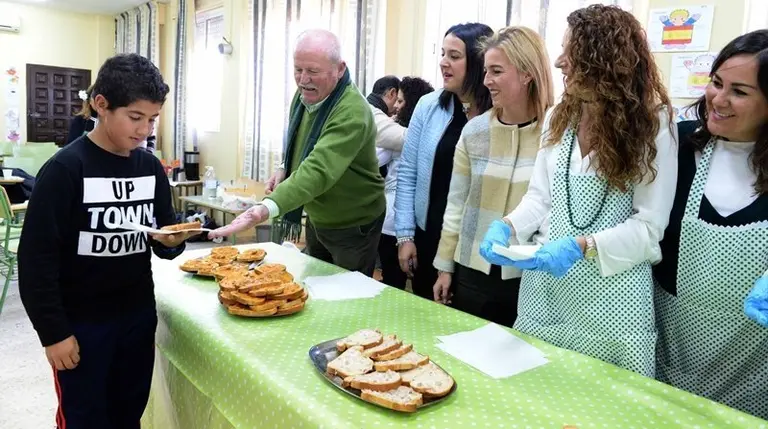 CEIP MEDITERRANEO DESAYUNO TRADICIONAL ANDALUZ