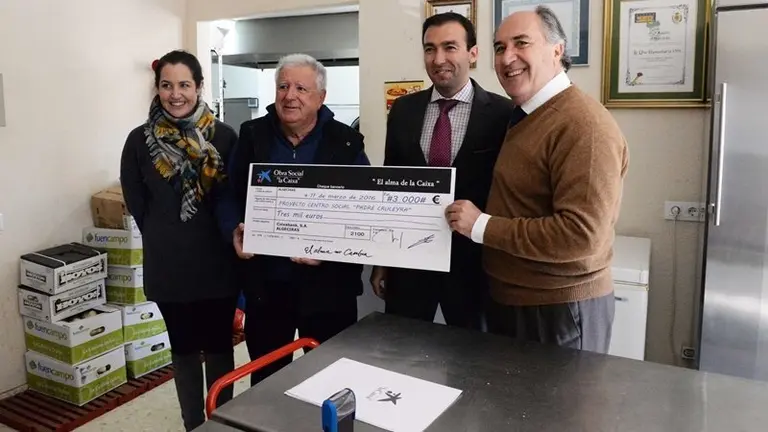 COMEDOR PADRE CRUCIRA ENTREGA TALON CAIXA BANK