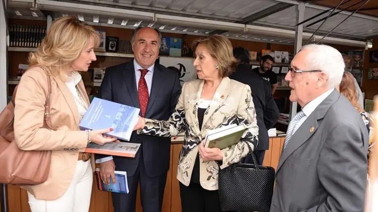ENTREGA DE LIBROS