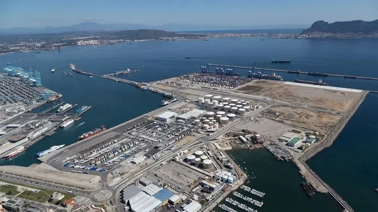 Puerto de Algeciras. Isla Verde Exterior
