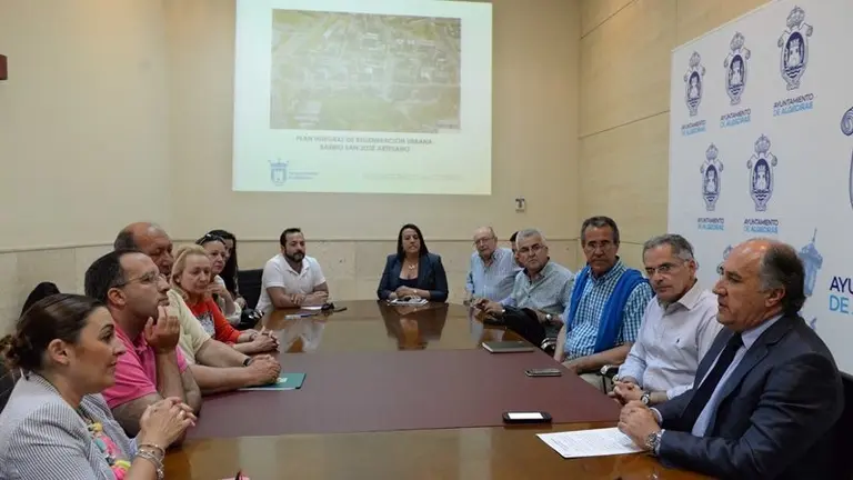 REUNION CON VECINOS SAN JOSE ARTESANOS
