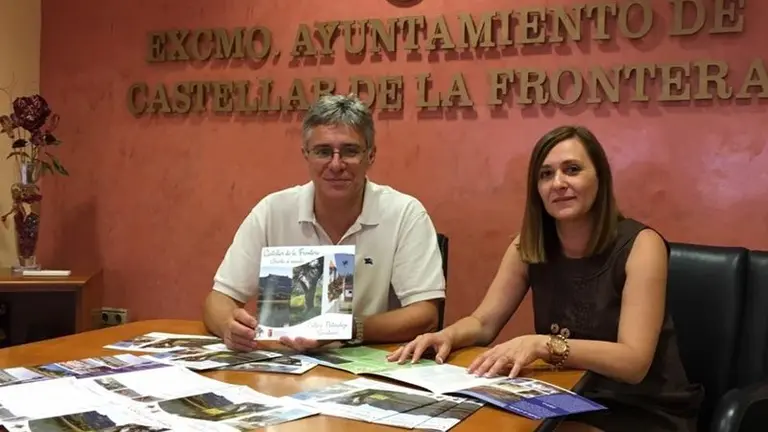 Castellar presenta un nuevo tr&iacute;ptico