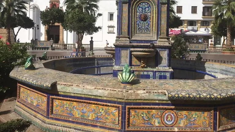La Voz de Algeciras pide el arreglo de la Plaza Alta