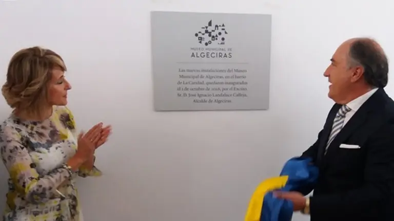 Descubrimiento placa Museo