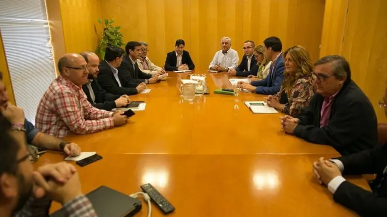 Mesa por el desdoble dela A4