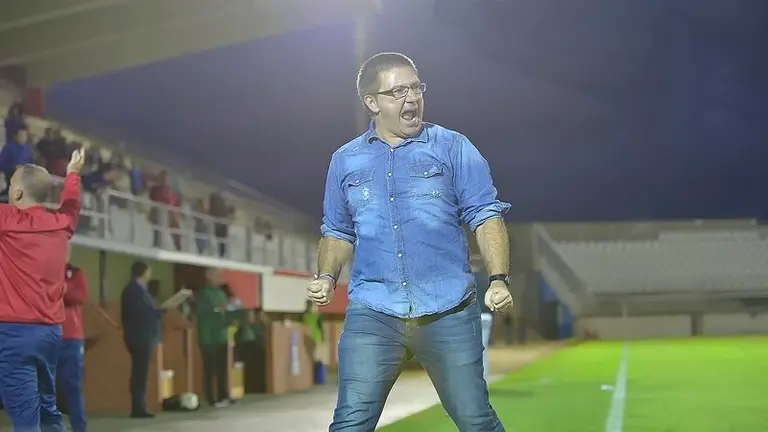 Guti celebra gol algecirascf.eu