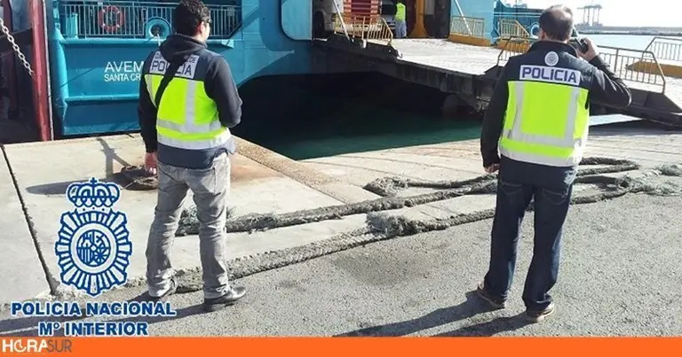 2016-11-23 Algeciras Detenidos por Brigada Movil en Puerto (3)