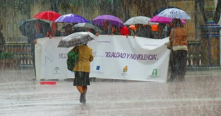 Concentraci&oacute;n Victoria Kent Lluvia, Nov 2014 (1)