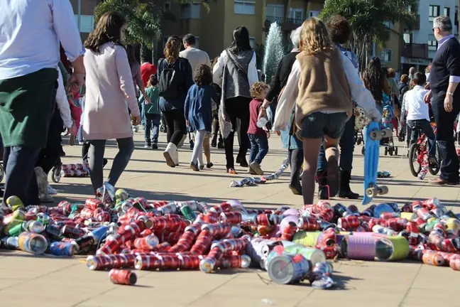 Imagen del Arrastre de Latas