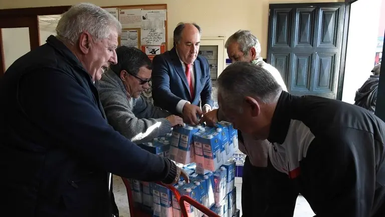 COMEDOR DEL CARMEN ENTREGA DE ALIMENTOS