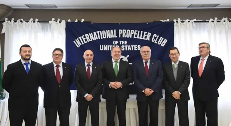 PROPELLER CLUB CONFERENCIA LA CIUDAD Y EL PUERTO