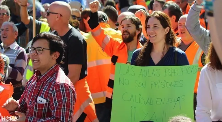 Protestas por la Educaci&oacute;n P&uacute;blica en Algeciras (5)