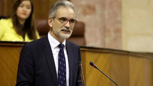 Aquilino Alonso en la sede del Parlamento Andaluz