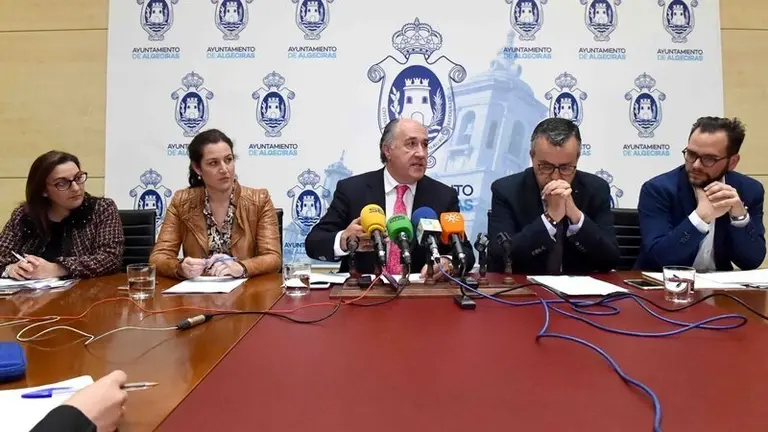 RUEDA PRENSA ALCALDE Y ANGEL GAVINO 2
