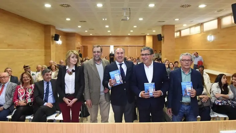 PRESENTACION DEL LIBRO DE JUAN ANTONIO PALACIOS Y CARLOS VILANUEVA VILLA PALAS