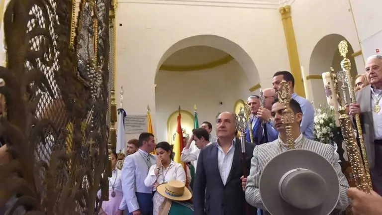 DESPEDIDA DEL SIMPECADO DE LA HERMANDAD DE NUESTRA SENORA DEL ROCIO