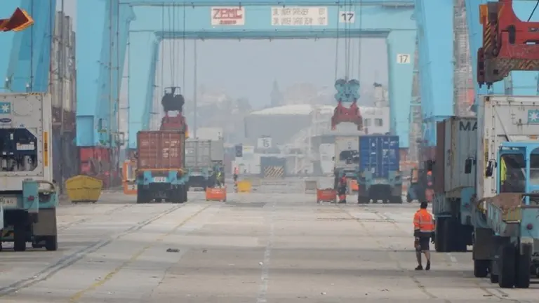 Patio de APM Terminal en el Puerto de Algeciras