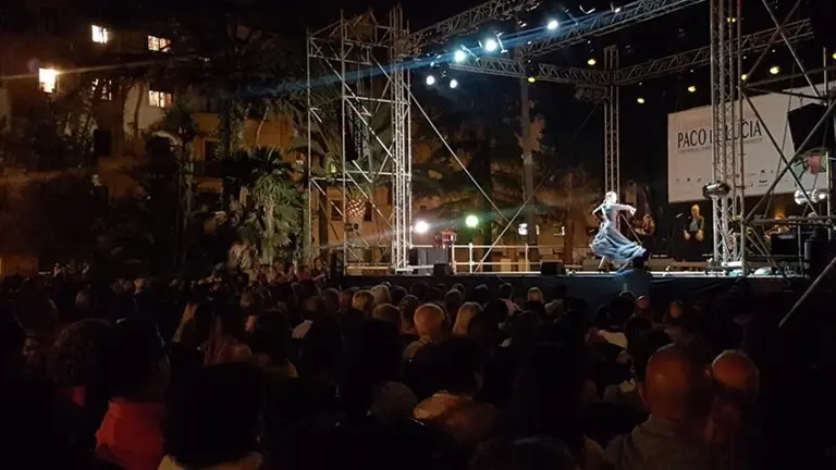 ESPECTCULO BAILNDOTE